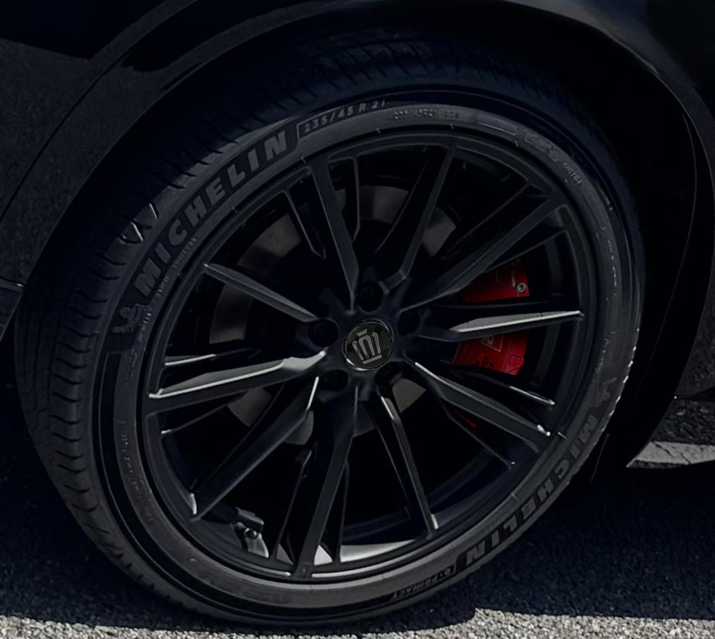 クラウンエステートへキャリパーカバー装着