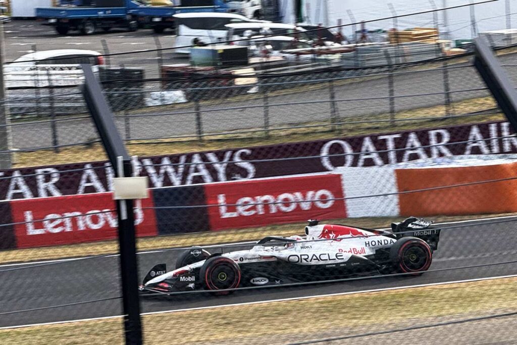 予選のレッドブル